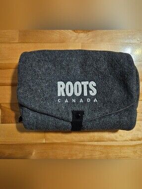 Roots Canada Toiletry Travel Foldable Hanging Bag Grey